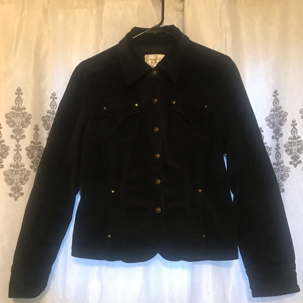 Women’s corduroy Button Up!